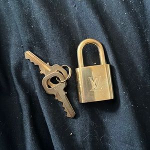 COPY - 💝 Louis Vuitton Lock & Keys 💝